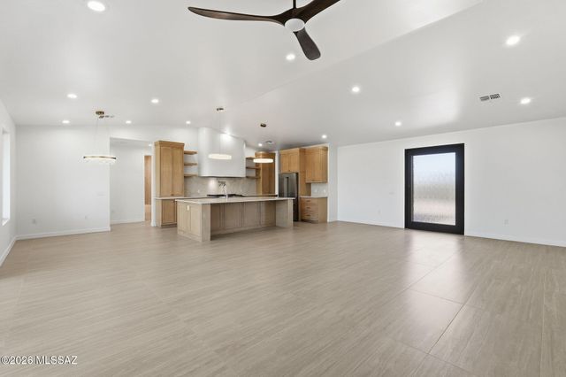 2945 N Silver Spur Drive, Tucson, AZ 85745