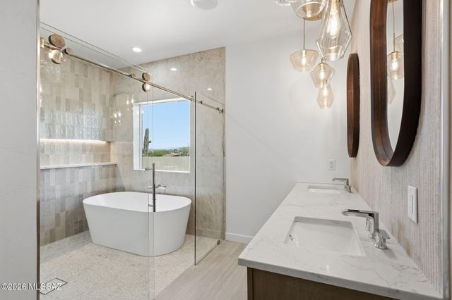 2945 N Silver Spur Drive, Tucson, AZ 85745