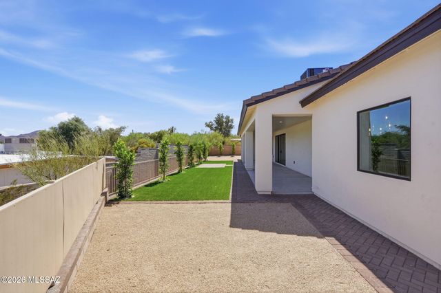 2945 N Silver Spur Drive, Tucson, AZ 85745