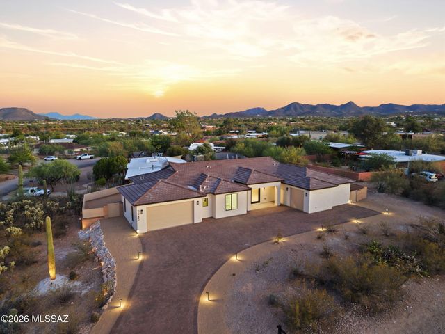 2945 N Silver Spur Drive, Tucson, AZ 85745