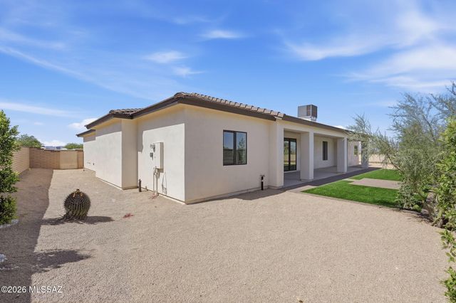 2945 N Silver Spur Drive, Tucson, AZ 85745