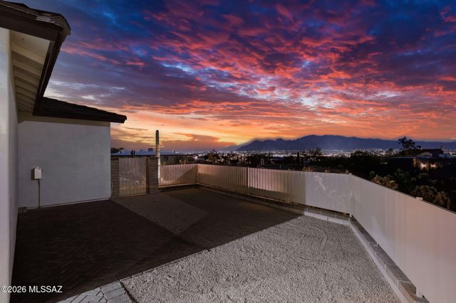 2945 N Silver Spur Drive, Tucson, AZ 85745