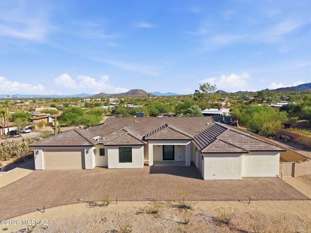2945 N Silver Spur Drive, Tucson, AZ 85745