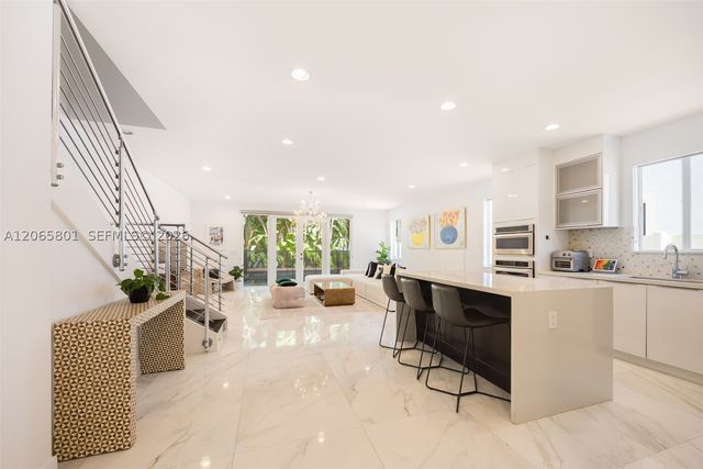 2938 Catalina St, Coconut Grove, FL 33133