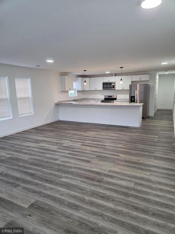 1911 E 32nd Street, Minneapolis, MN 55407