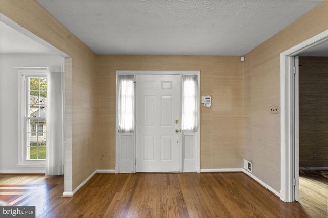 2206 TOUCHSTONE CT, Silver Spring, MD 20904