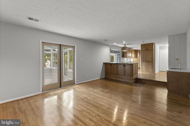 2206 TOUCHSTONE CT, Silver Spring, MD 20904