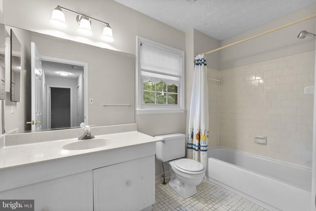 2206 TOUCHSTONE CT, Silver Spring, MD 20904
