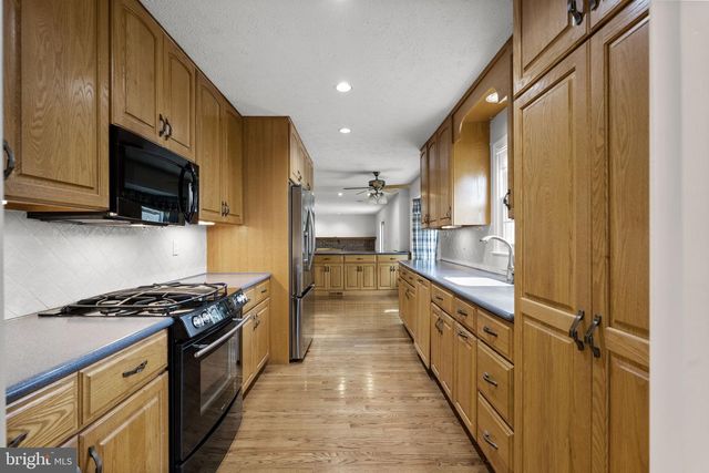2206 TOUCHSTONE CT, Silver Spring, MD 20904