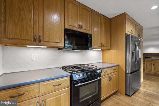 2206 TOUCHSTONE CT, Silver Spring, MD 20904