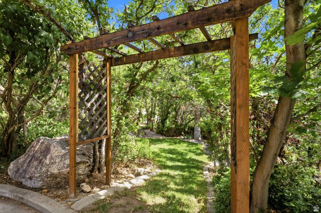 1501 E MAPLE HILLS DR, Bountiful, UT 84010