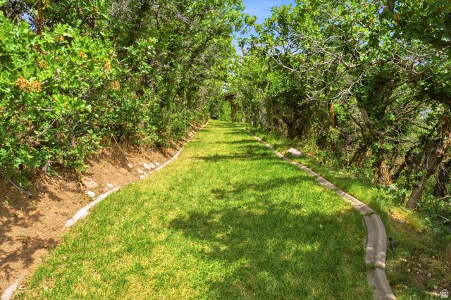 1501 E MAPLE HILLS DR, Bountiful, UT 84010