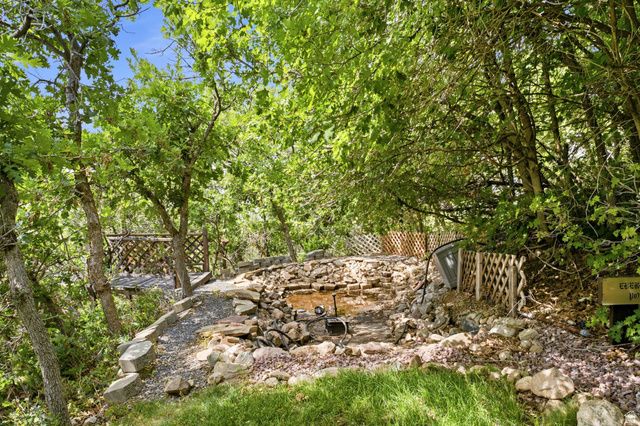 1501 E MAPLE HILLS DR, Bountiful, UT 84010