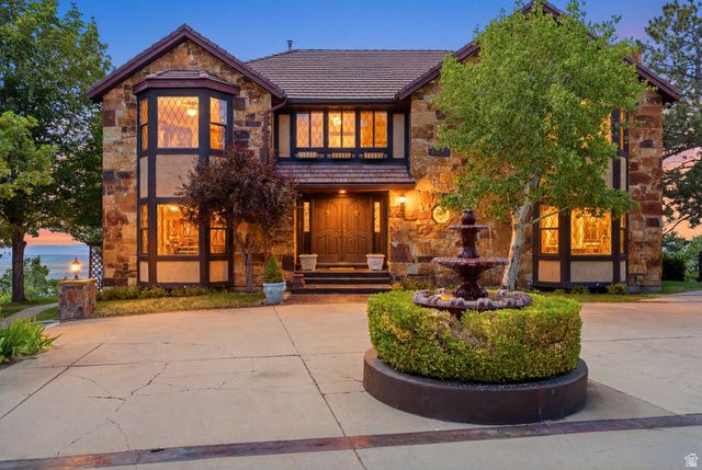 1501 E MAPLE HILLS DR, Bountiful, UT 84010