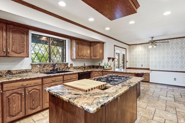 1501 E MAPLE HILLS DR, Bountiful, UT 84010