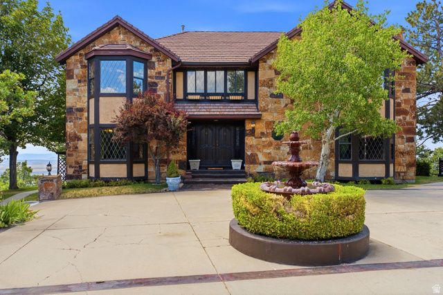 1501 E MAPLE HILLS DR, Bountiful, UT 84010