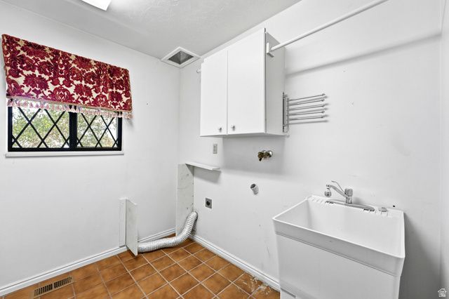 1501 E MAPLE HILLS DR, Bountiful, UT 84010