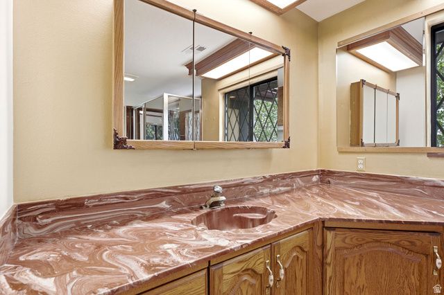 1501 E MAPLE HILLS DR, Bountiful, UT 84010