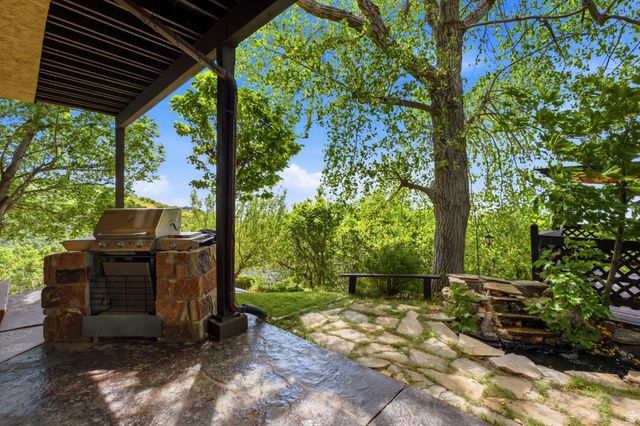 1501 E MAPLE HILLS DR, Bountiful, UT 84010