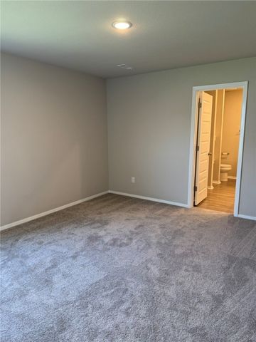 2610 E Meramec Street, Fayetteville, AR 72701