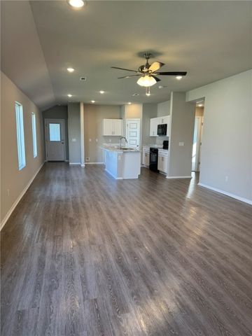 2610 E Meramec Street, Fayetteville, AR 72701