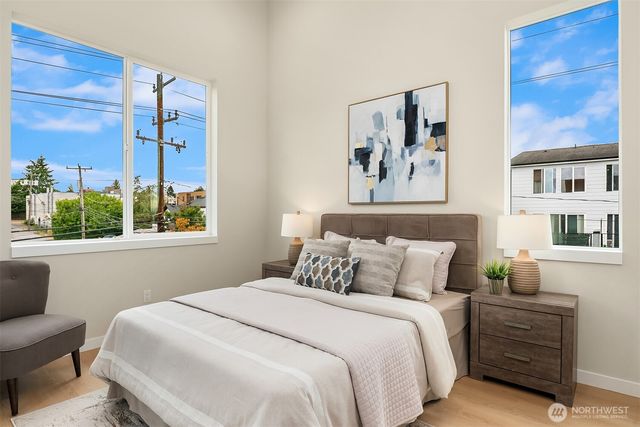807 N 39th Street, Seattle, WA 98103