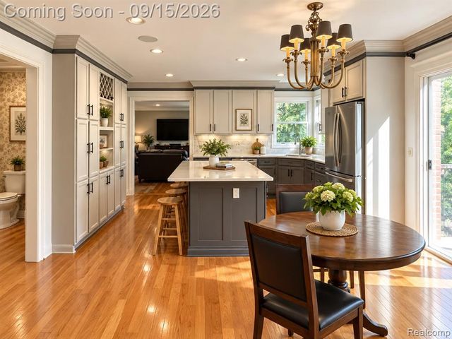 37673 Mckenzie Court, Farmington Hills, MI 48331