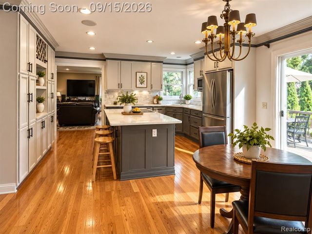 37673 Mckenzie Court, Farmington Hills, MI 48331