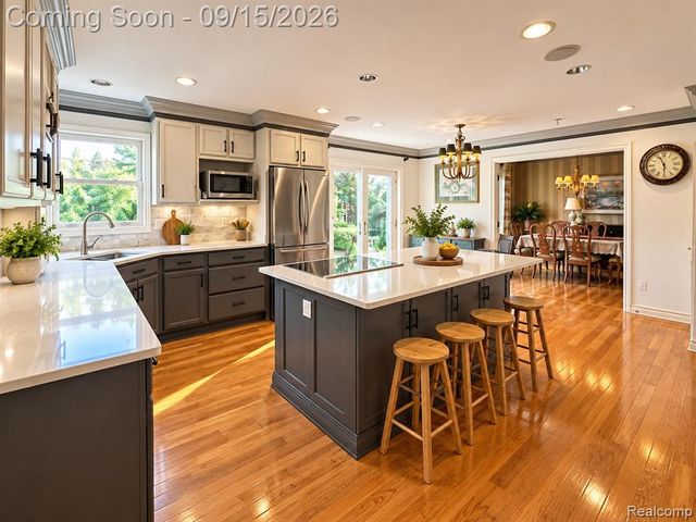 37673 Mckenzie Court, Farmington Hills, MI 48331