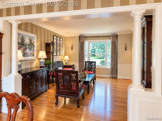 37673 Mckenzie Court, Farmington Hills, MI 48331