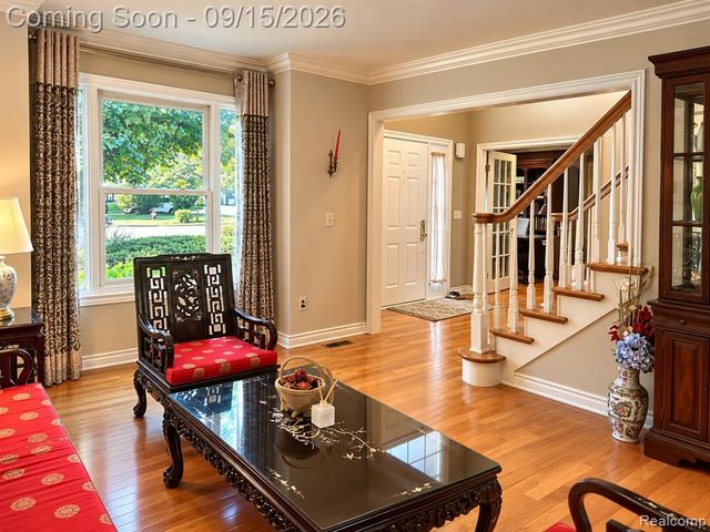 37673 Mckenzie Court, Farmington Hills, MI 48331