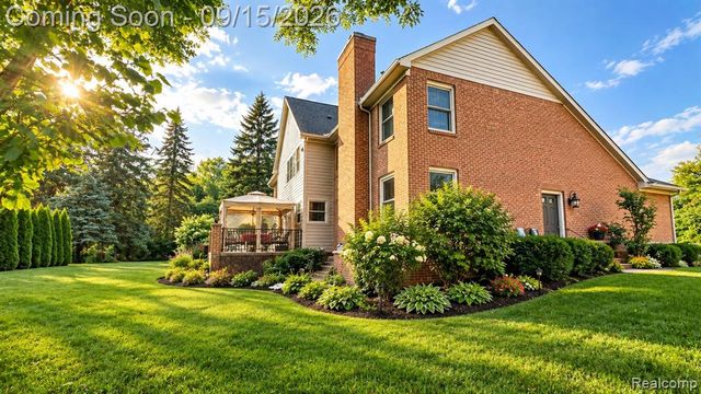 37673 Mckenzie Court, Farmington Hills, MI 48331