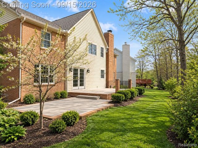 37673 Mckenzie Court, Farmington Hills, MI 48331