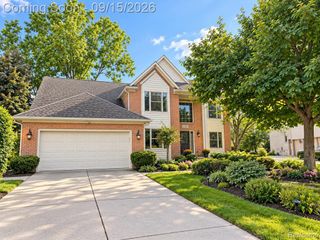 37673 Mckenzie Court, Farmington Hills, MI 48331