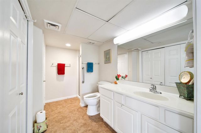 2815 Kings Crossing Drive 214, Kingwood, TX 77345