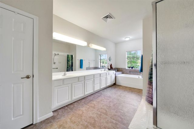 2815 Kings Crossing Drive 214, Kingwood, TX 77345