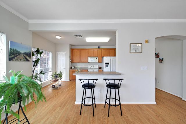 2815 Kings Crossing Drive 214, Kingwood, TX 77345