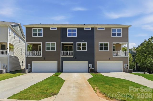 16705 Summers Walk Boulevard, Davidson, NC 28036