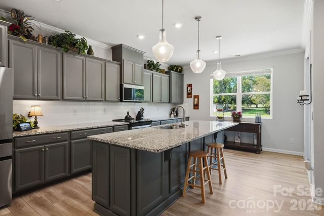 16705 Summers Walk Boulevard, Davidson, NC 28036