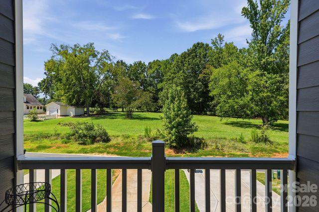 16705 Summers Walk Boulevard, Davidson, NC 28036