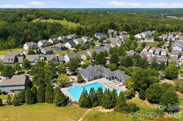 16705 Summers Walk Boulevard, Davidson, NC 28036