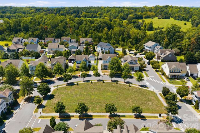 16705 Summers Walk Boulevard, Davidson, NC 28036