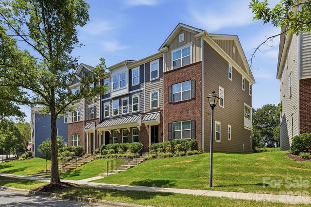 16705 Summers Walk Boulevard, Davidson, NC 28036
