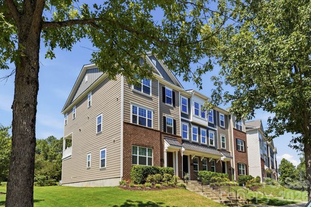 16705 Summers Walk Boulevard, Davidson, NC 28036