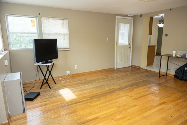 8226 Kenton Avenue, Skokie, IL 60076