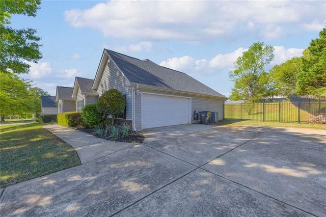 678 Bailey Drive, Jefferson, GA 30549