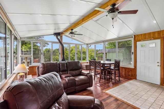 13716 W Lilac LANE, New Berlin, WI 53151