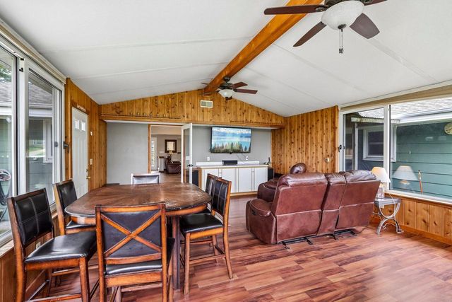 13716 W Lilac LANE, New Berlin, WI 53151