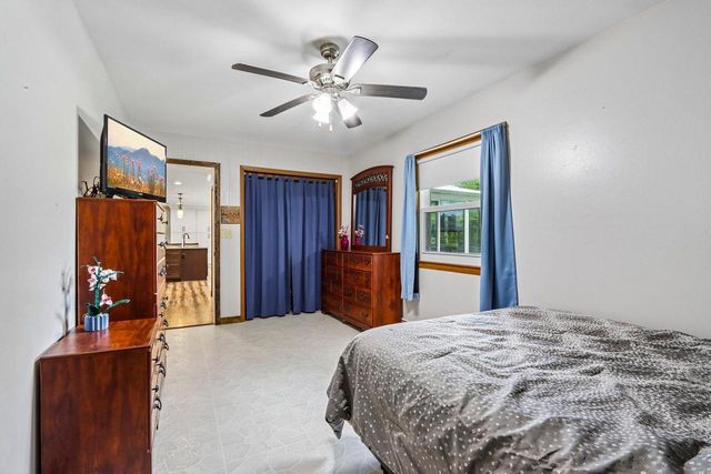 13716 W Lilac LANE, New Berlin, WI 53151