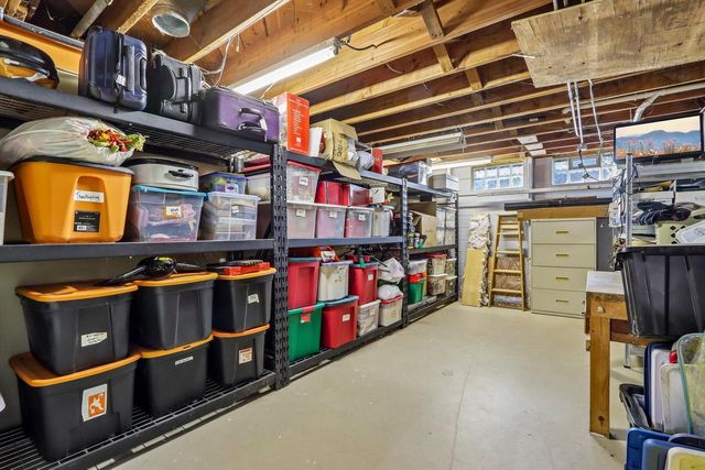 13716 W Lilac LANE, New Berlin, WI 53151